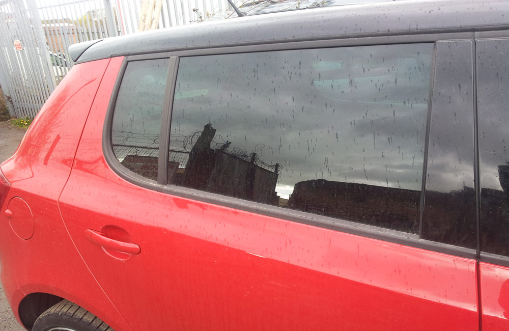 Skoda Fabia VRS DSG Door window glass driver side rear